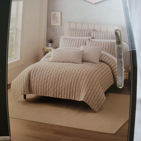 New King Cotton Quilt Rachel Zoe 106" x 92" Grey - Picture 12 of 12